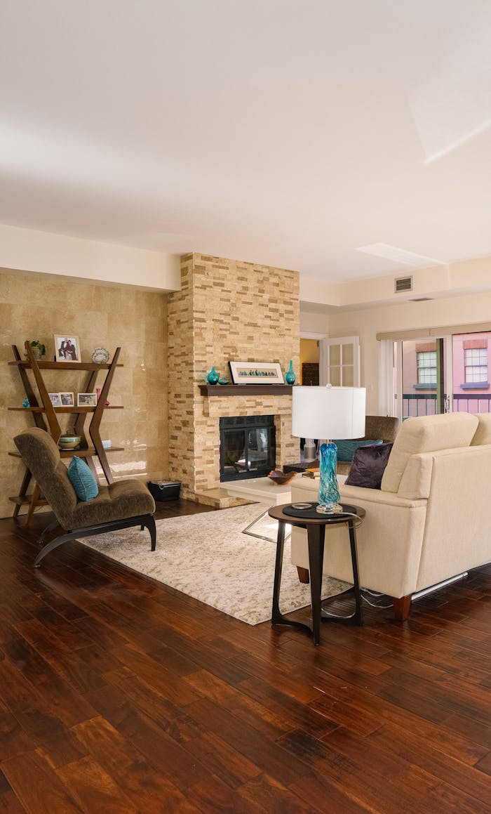 The Art of Drawing Readers In: Your attractive post title goes here Cozy and modern living room with stylish furniture and a warm atmosphere.